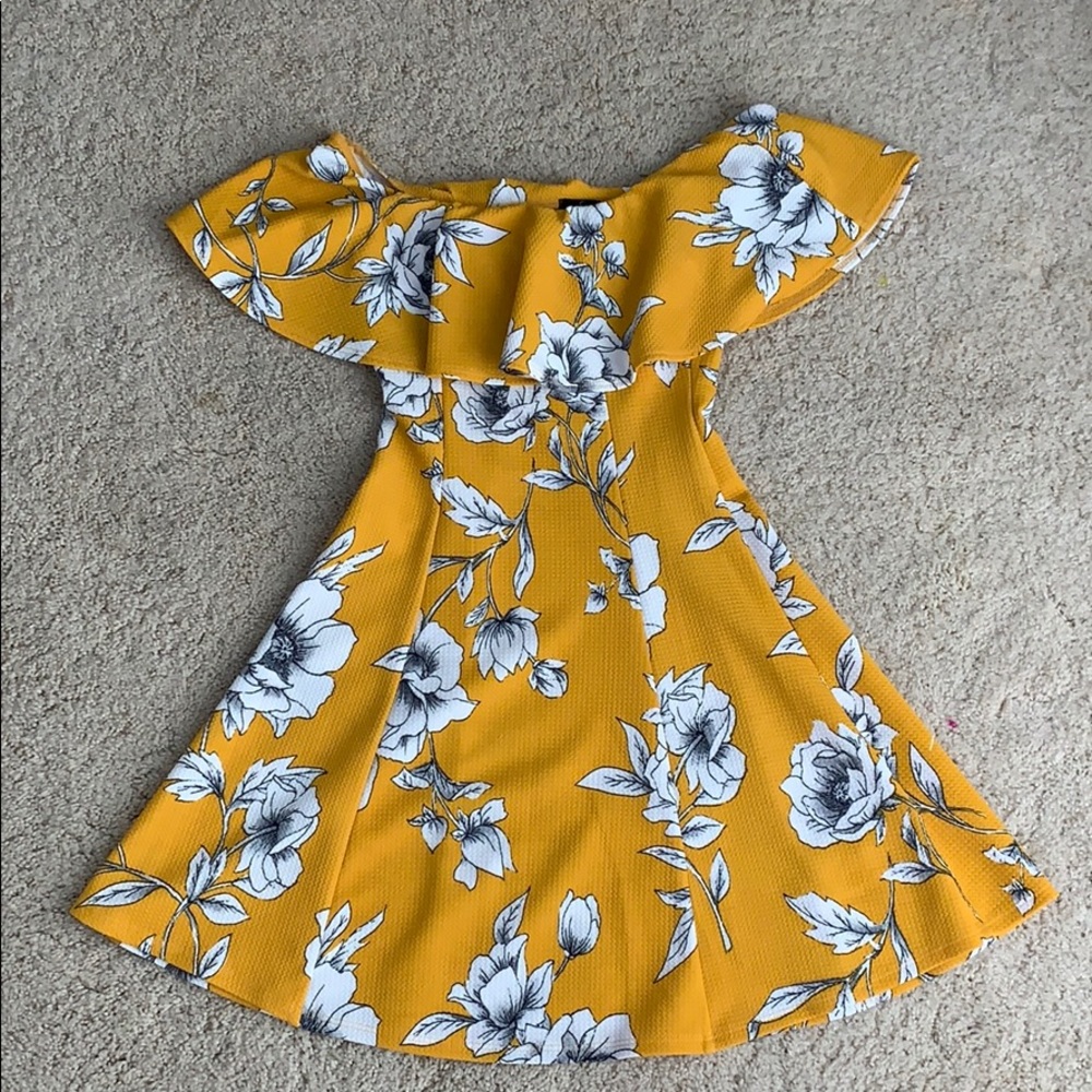 Off the shoulder floral Dress